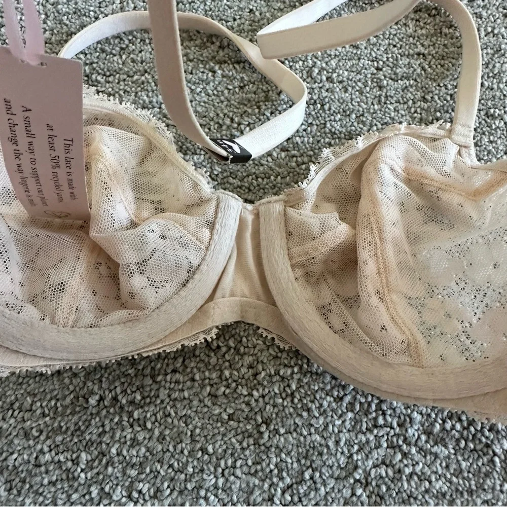 VIctoria Secret Unlined Demi Recycled Yarn Size 34B - Picture 7 of 7